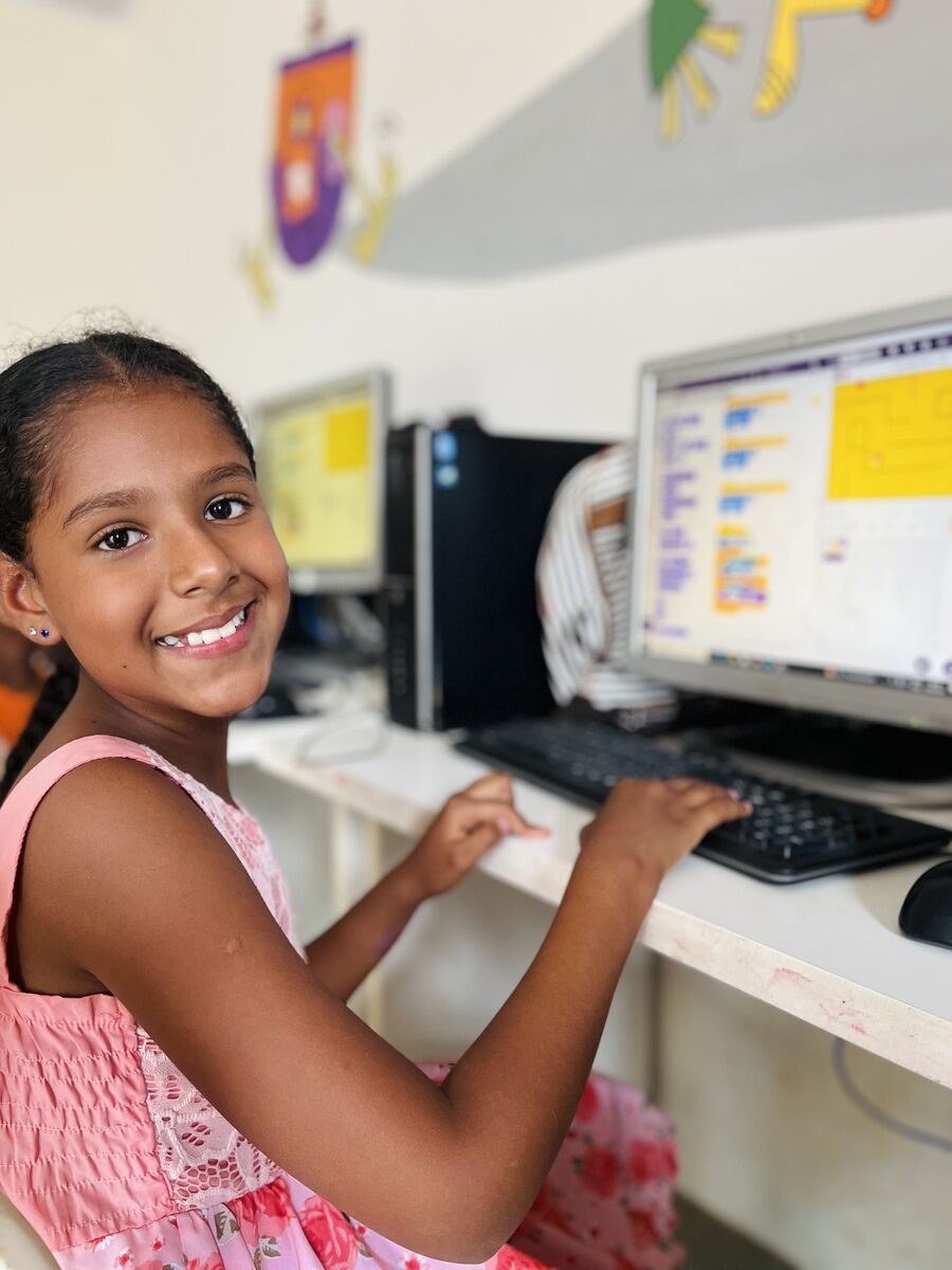 Estudantes participando das atividades do e-Ducar